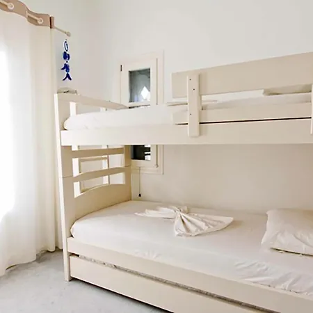 Dolce Waterfront Villa, Logaras, Paros Villa *