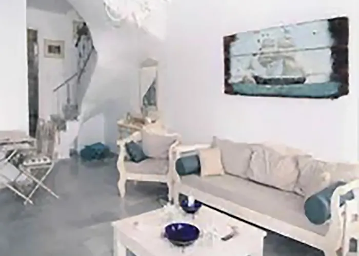 Villa Dolce Waterfront Villa, Logaras, Paros *