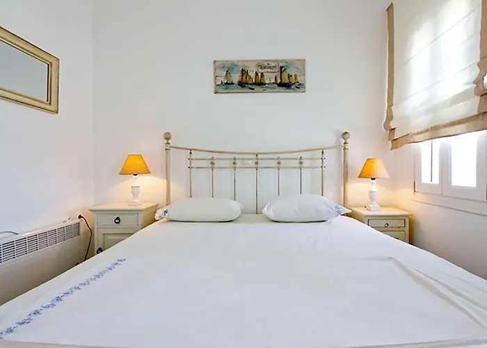 Dolce Waterfront Villa, Logaras, Paros